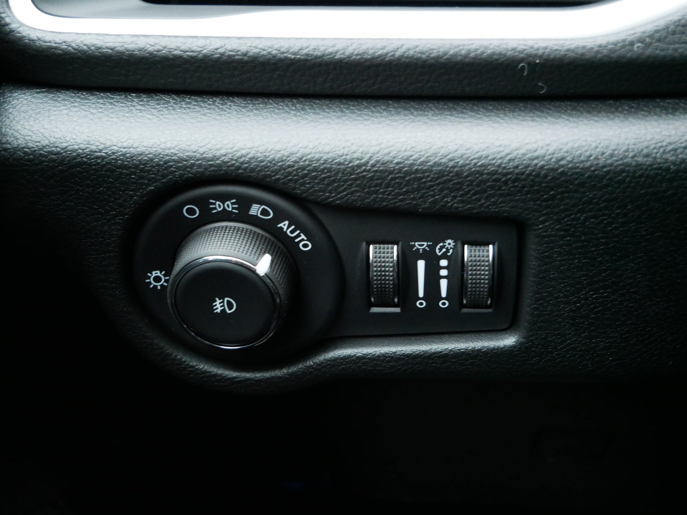 New 2026 Chrysler Pacifica Select AWD/4WD image 17