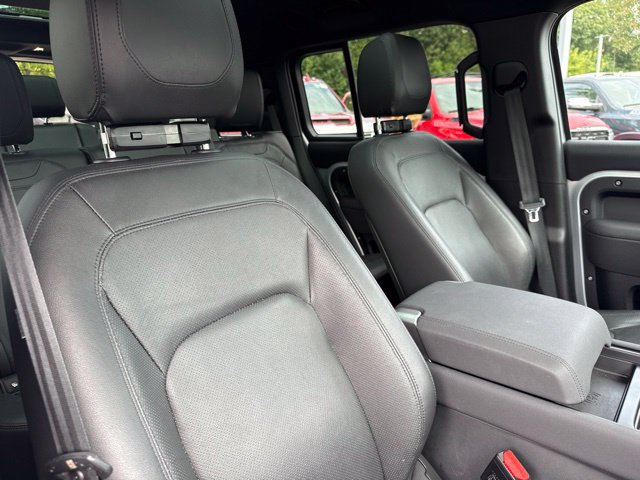 Used 2023 Land Rover Defender 130 SE AWD/4WD image 28
