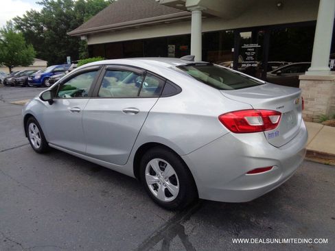 Used 2016 Chevrolet Cruze LS FWD image 4