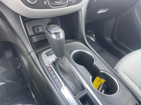 Used 2018 Chevrolet Equinox LS AWD/4WD image 27
