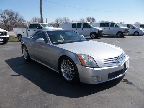 Used 2008 Cadillac XLR image 5