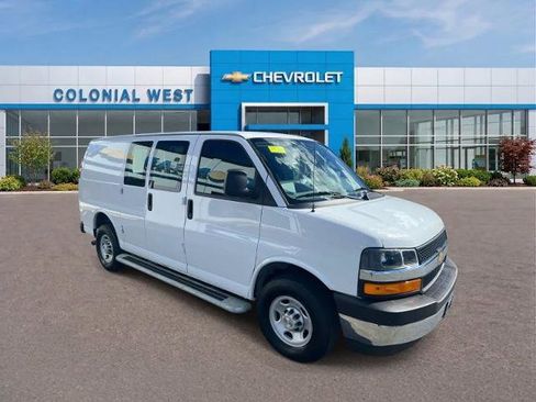 Used 2024 Chevrolet Express 2500 w/ Driver Convenience Package RWD image 3