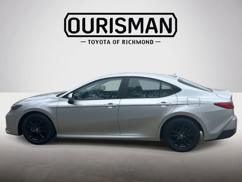 Used 2025 Toyota Camry LE image 9