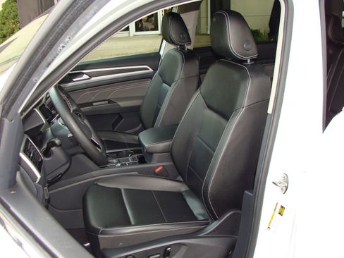 Used 2022 Volkswagen Atlas SE w/ Black Wheel Package image 7