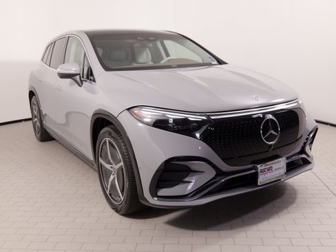 Used 2023 Mercedes-Benz EQS 580 4MATIC SUV image 6