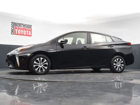 Used 2021 Toyota Prius LE image 25