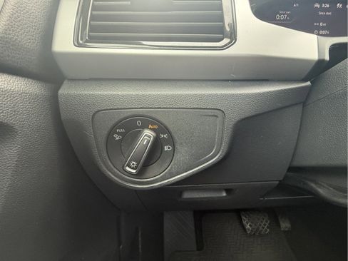 Used 2023 Volkswagen Atlas SE image 25