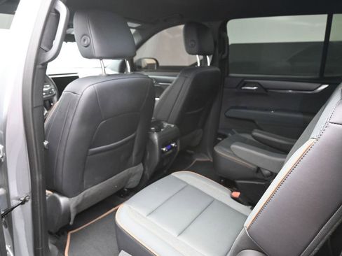 Used 2025 GMC Acadia AT4 w/ Super Cruise Package image 25