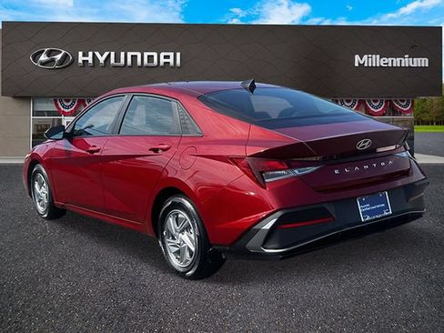 Certified 2026 Hyundai Elantra SE FWD image 7