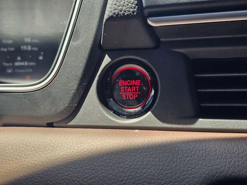 Used 2025 Honda Pilot Elite image 36