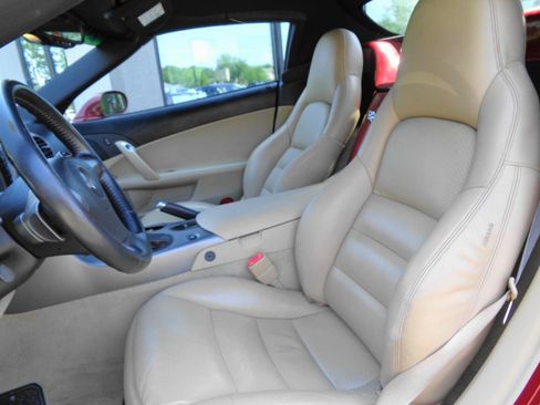Used 2006 Chevrolet Corvette Convertible w/ Preferred Equipment Group RWD image 2