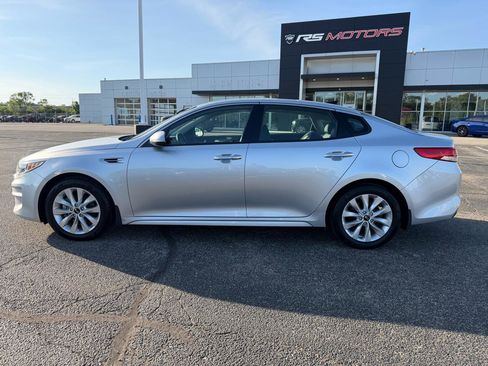 Used 2018 Kia Optima EX w/ Premium Package FWD image 14