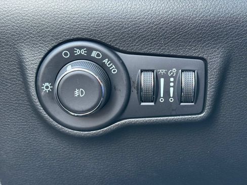 Used 2025 Jeep Compass Latitude AWD/4WD image 20