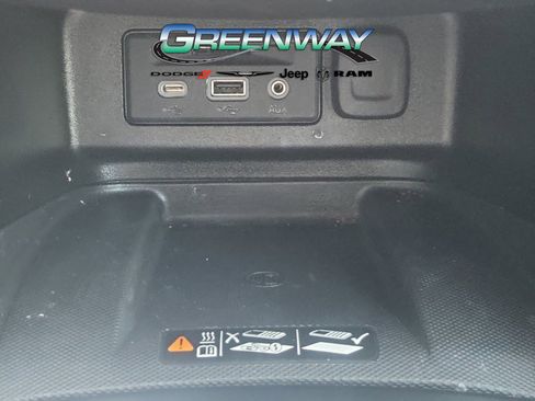 Used 2021 Chevrolet Equinox Premier w/ Redline Edition image 13