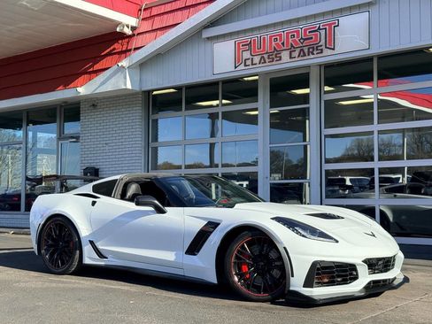 Used 2016 Chevrolet Corvette Z06 w/ 3LZ Preferred Equipment Group image 1