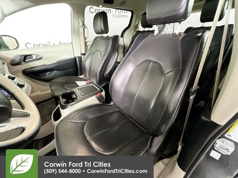 Used 2018 Chrysler Pacifica Limited w/ Advanced Safetytec Group image 25