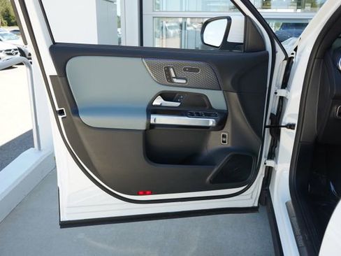 Used 2026 Mercedes-Benz GLB 250 image 18
