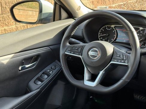 Used 2021 Nissan Sentra SV image 12