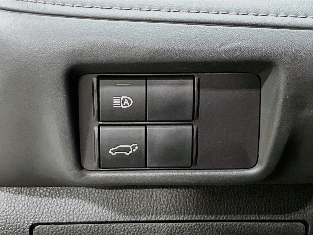 Used 2022 Toyota Highlander XLE FWD image 20
