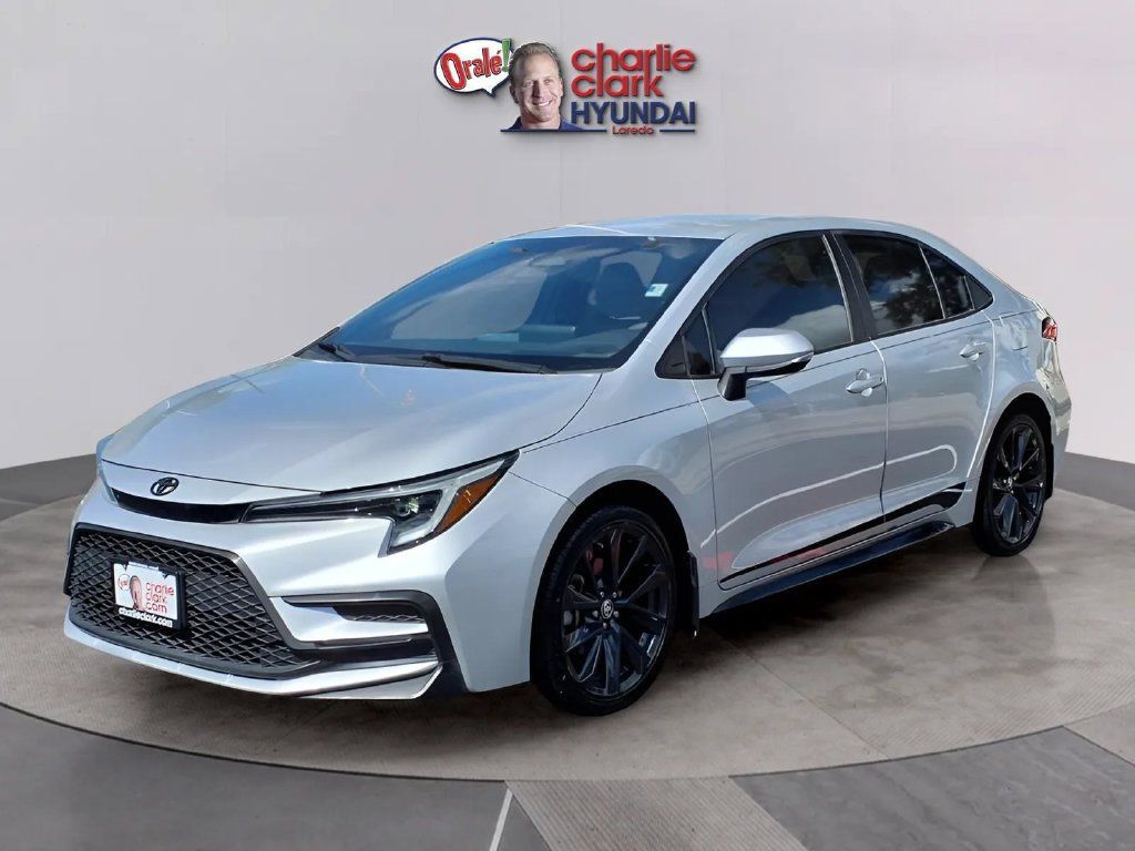 Used 2024 Toyota Corolla SE FWD image 1