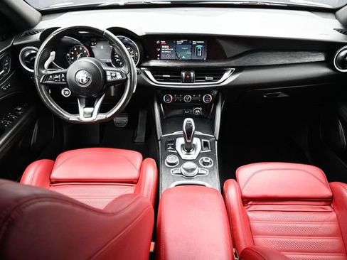 Used 2022 Alfa Romeo Stelvio Sprint AWD/4WD image 13