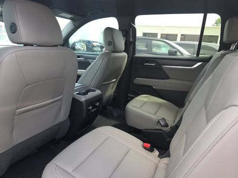 Used 2024 GMC Acadia Elevation w/ Black Edition FWD image 10