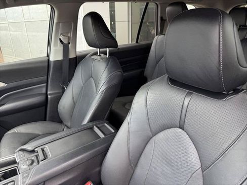Certified 2024 Toyota Grand Highlander AWD image 20