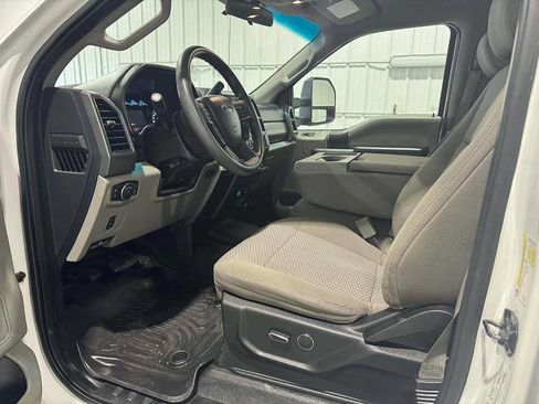 Used 2019 Ford F250 XLT w/ XLT Value Package image 8