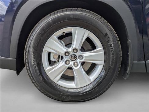 Used 2025 Toyota Grand Highlander AWD Hybrid image 24