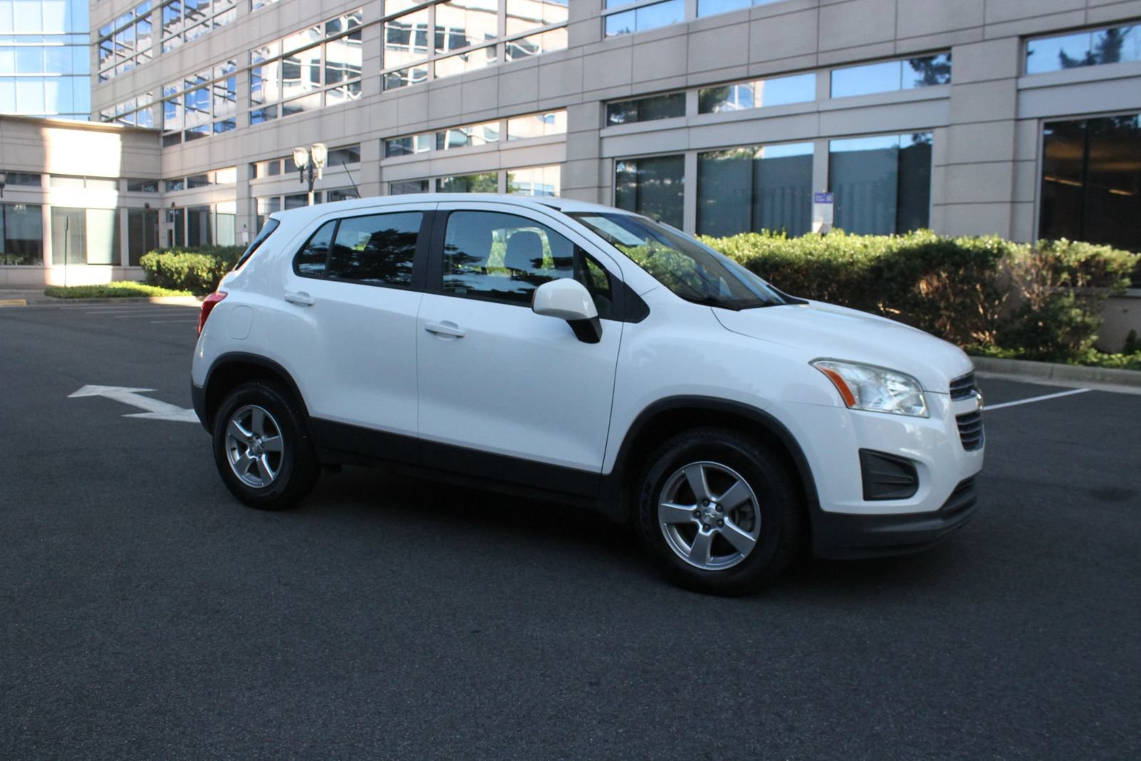 Used 2016 Chevrolet Trax LS AWD/4WD image 2