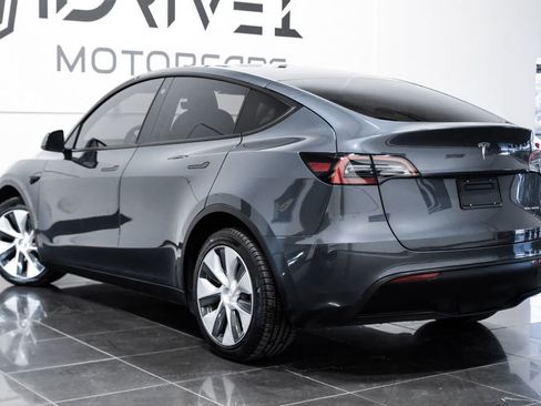 Used 2023 Tesla Model Y Long Range AWD/4WD image 10