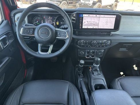 Certified 2025 Jeep Wrangler Unlimited Sahara w/ Safety Group AWD/4WD image 20