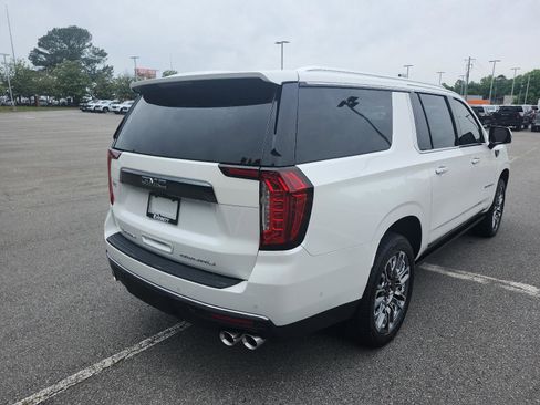 Certified 2023 GMC Yukon XL Denali Ultimate AWD/4WD image 3