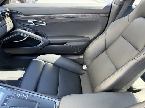 Certified 2017 Porsche 911 Turbo S image 17