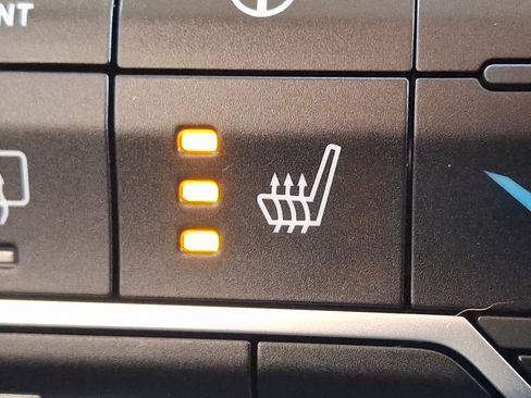 Certified 2021 Jeep Wrangler Unlimited Sahara image 26