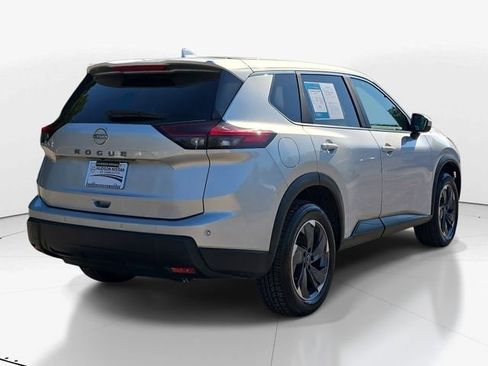 Used 2025 Nissan Rogue SV FWD image 6