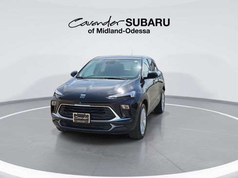 Used 2025 Buick Encore GX Preferred AWD/4WD image 4