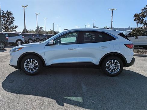 Certified 2020 Ford Escape SE image 6