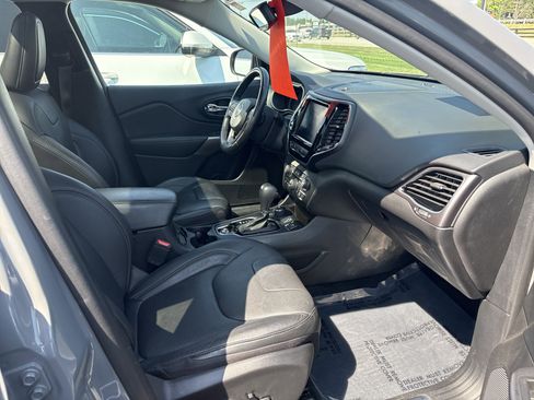 Used 2021 Jeep Cherokee Limited w/ Elite Package AWD/4WD image 24