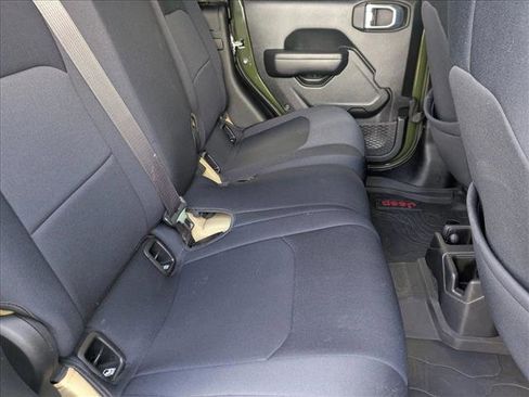 Used 2021 Jeep Gladiator Sport image 17