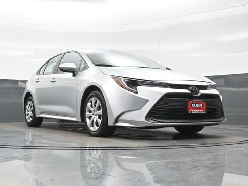 Used 2024 Toyota Corolla LE FWD image 23