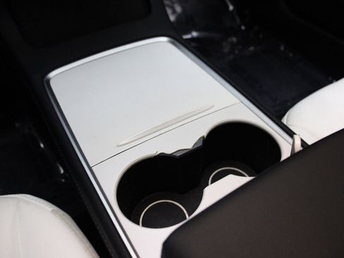 Used 2022 Tesla Model 3 Performance image 46