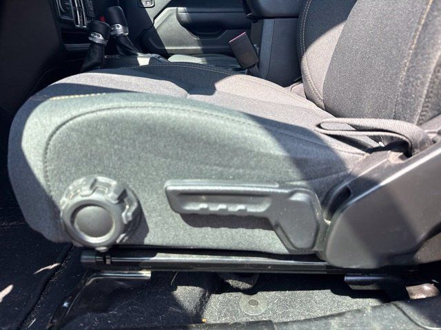 Used 2025 Jeep Wrangler Unlimited Sport AWD/4WD image 12