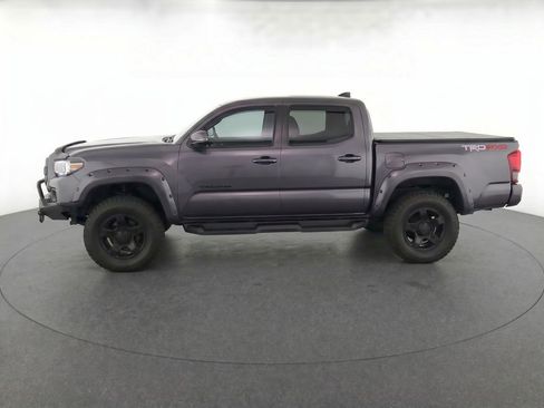Used 2019 Toyota Tacoma TRD Off-Road AWD/4WD image 7