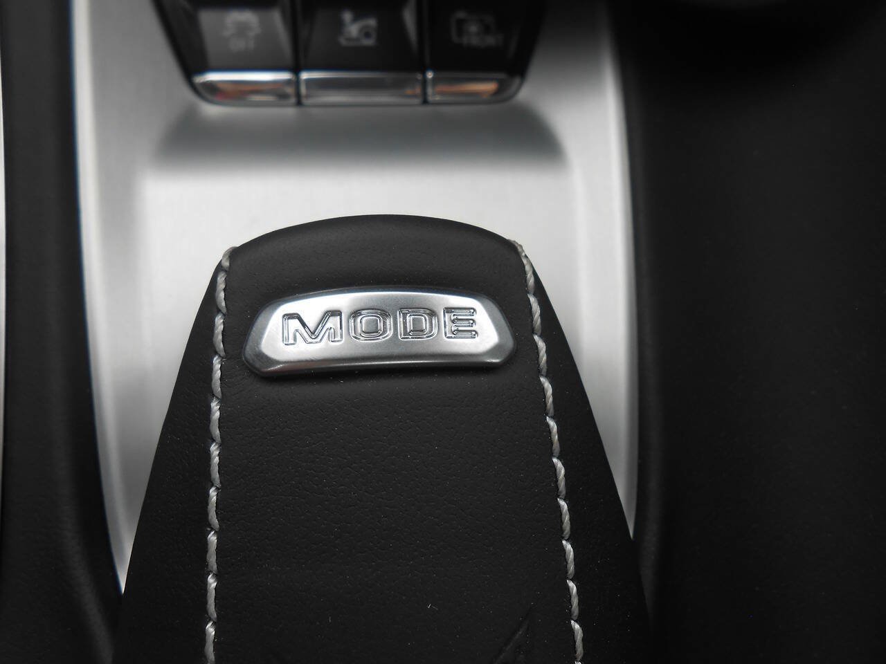 Used 2024 Chevrolet Corvette Z06 RWD image 23