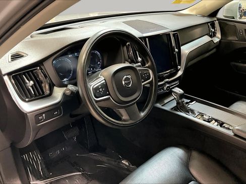 Used 2019 Volvo XC60 T6 Momentum w/ Advanced Package AWD/4WD image 17