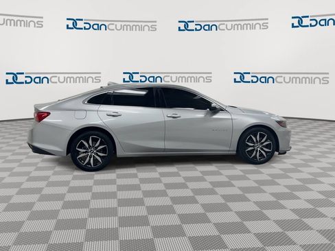 Used 2018 Chevrolet Malibu LT FWD image 9