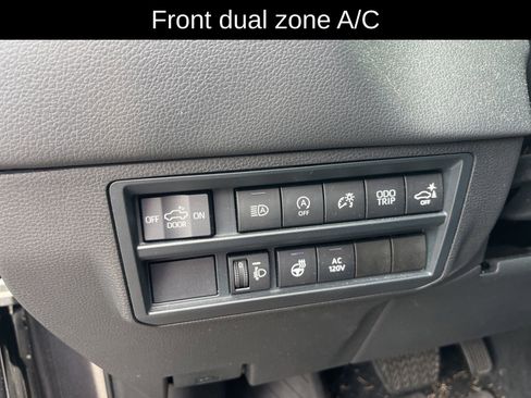 Used 2022 Toyota Tundra Limited w/ Power Package AWD/4WD image 5