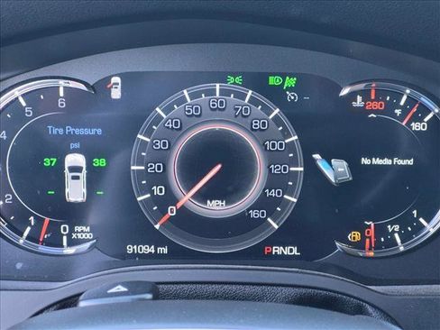 Used 2020 Cadillac Escalade Luxury RWD image 11