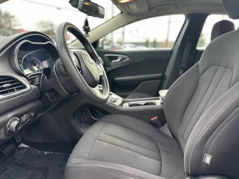 Used 2015 Chrysler 200 Limited image 13
